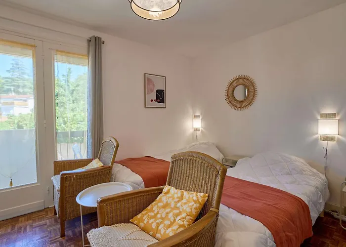 Apartment Renove Avec Balcon, Parking Et Animaux Acceptes - Fr-1-841-18